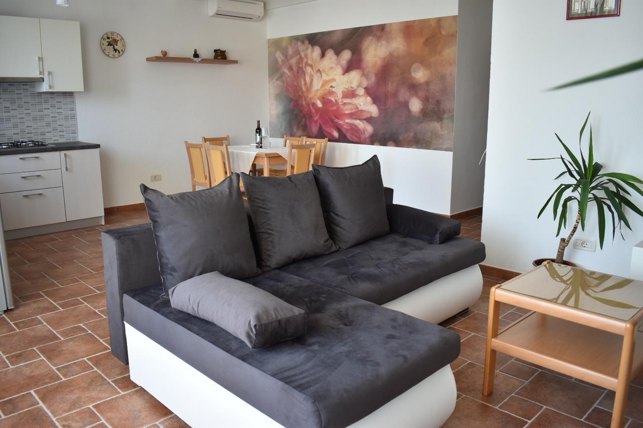 Apartment Ante *